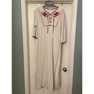 Vintage embroidered terry dress with pockets!